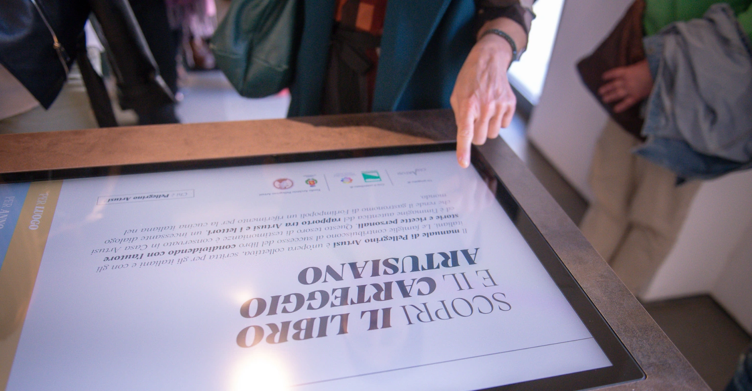 Casa Artusi - Forlimpopoli (FC). Il celebre manuale di Artusi diventa interamente consultabile in formato digitale attraverso il display touch.