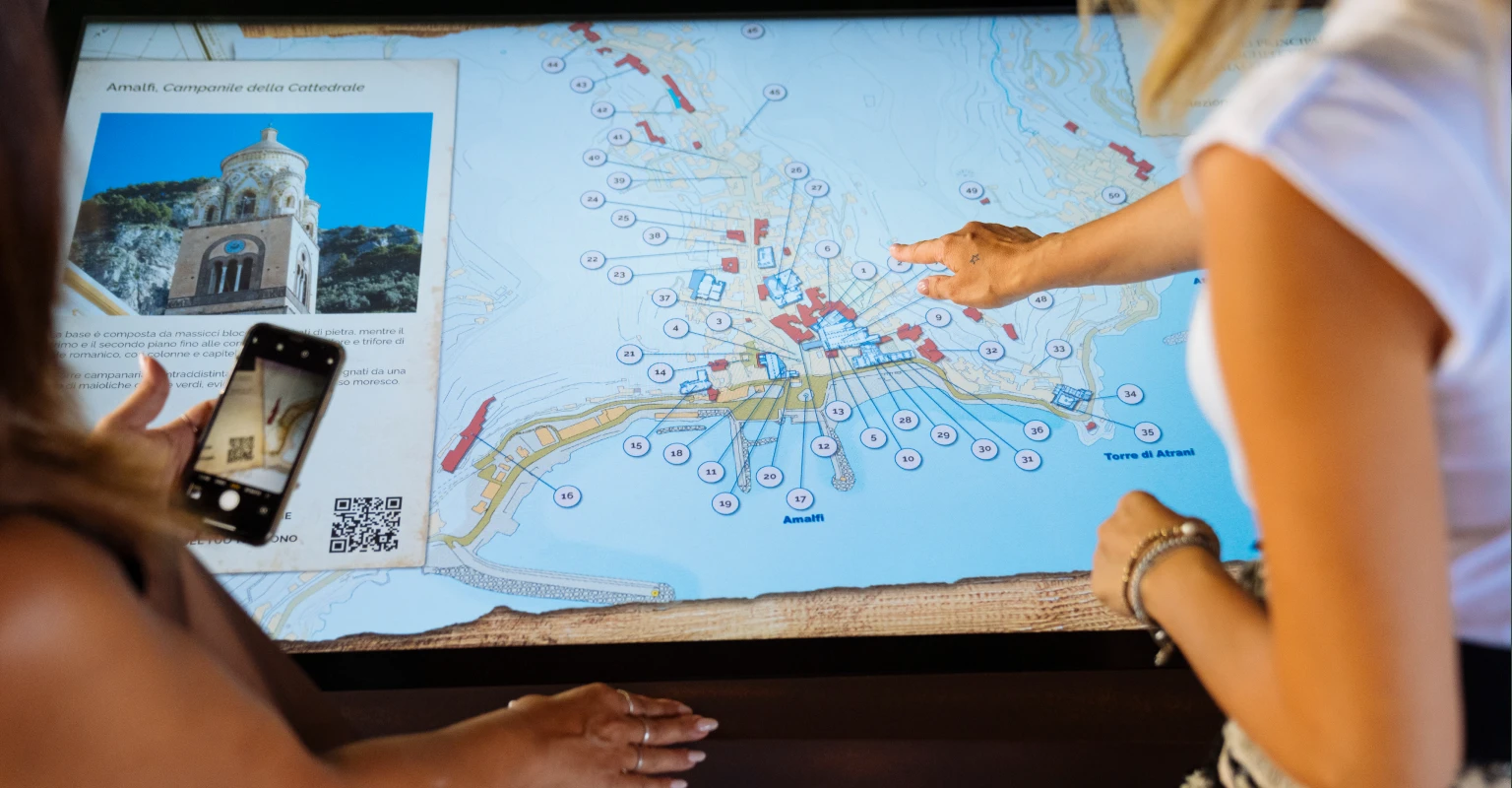 Comune di Amalfi (SA). Le mappe digitali possono raccontare anche siti d'epoca e patrimoni storici come le antiche rotte del Mediterraneo.