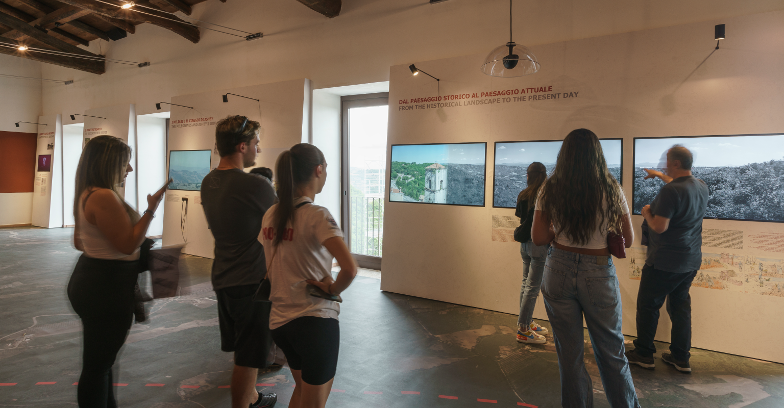 Museo ViATor - Buonalbergo (BN). Tre schermi sincronizzati costruiscono una timeline dedicata alle trasformazioni del paesaggio nel tempo.