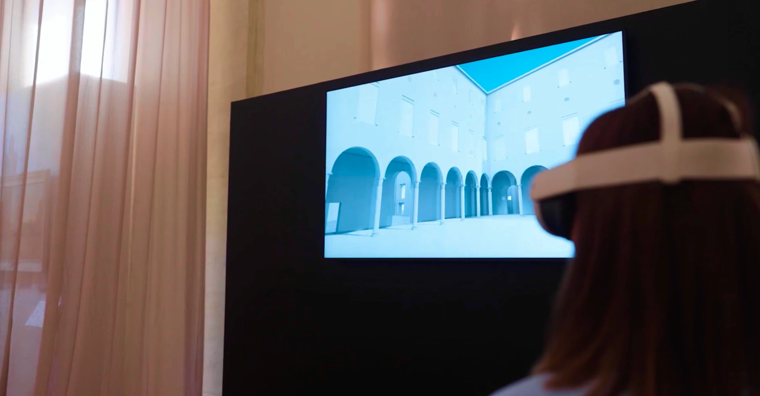 Musei Palazzo dei Pio - Carpi (MO). I visori VR permettono di osservare ambienti e dettagli architettonici attraverso un’esperienza immersiva.
